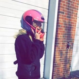 Meet your Posher, Devin